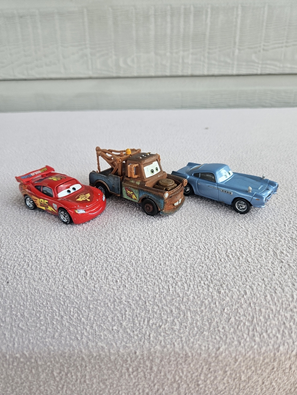 Disney Cars 2 Diecast 1:55 Lightning McQueen Mater Finn McMissile Light & Sound